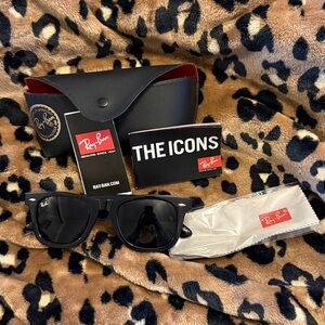 Ray-Ban RB2140 Original Wayfarer Sunglasses – Brand New, 50mm, 3N